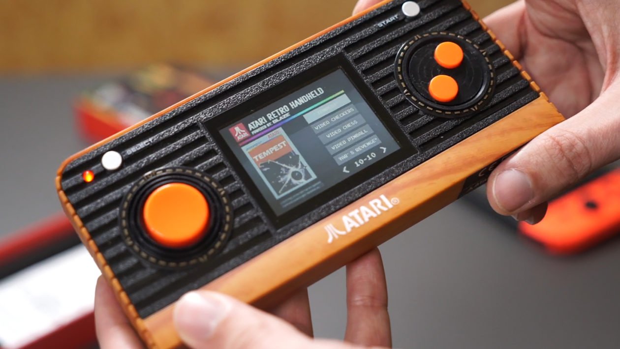 Představujeme Atari Retro Handheld
