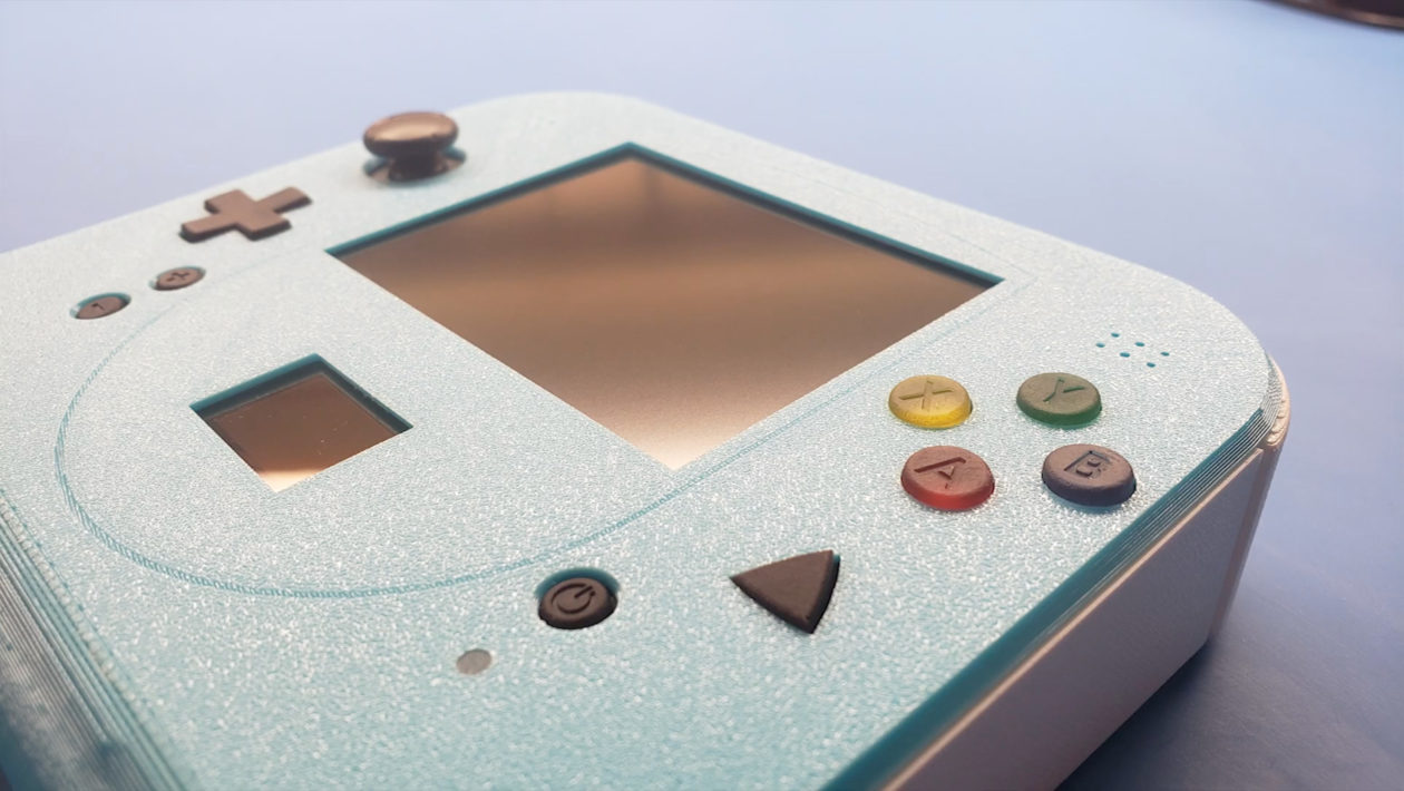 Zkušený modder si vytvořil handheld Segy Dreamcast