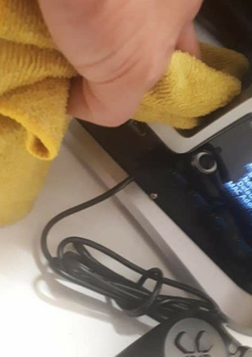 Další uniklé fotky devkitu PS5 nabízí pohled na gamepad