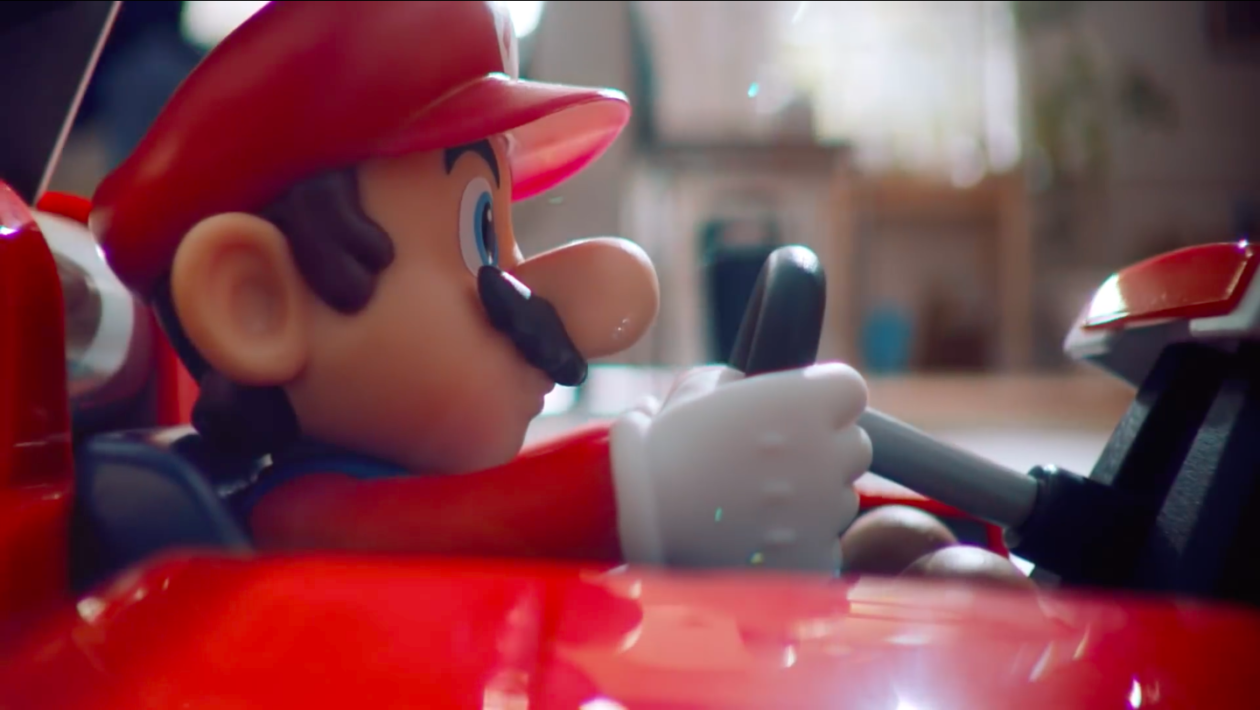 Mario Kart Live: Home Circuit, Nintendo, V Mario Kart Live budete se skutečným autíčkem jezdit u vás doma