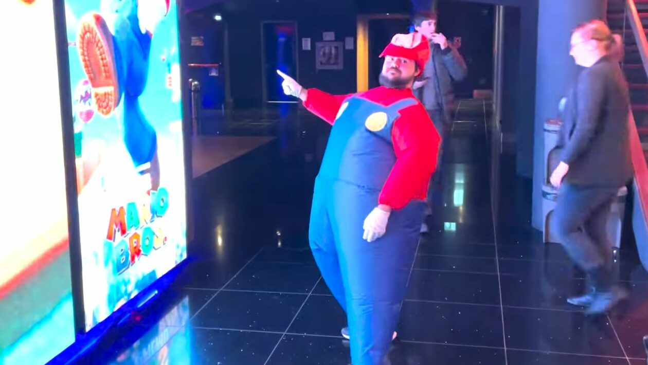 Nafukovací Mario zamířil do kina » Vortex