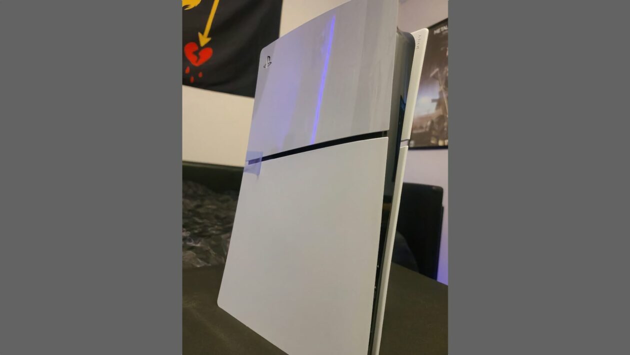 První hráč už má doma novou zeštíhlenou konzoli PS5